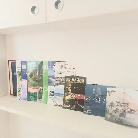 Cuore Di And Free Parking サンレモ